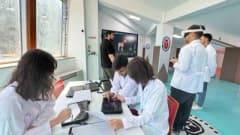 Aydın Adnan Menderes Üniversitesi Veteriner Fakültesi DijiLab laboratuvarında öğrenciler sanal gerçeklik ve üç boyutlu m