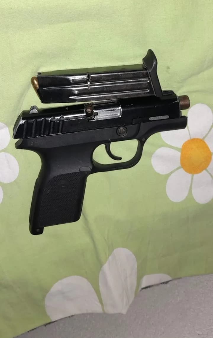 Ağrı’da polis ekipleri kesinleşmiş hapis cezası bulunan 3 kişiyi yakaladı ve cezaevine teslim etti