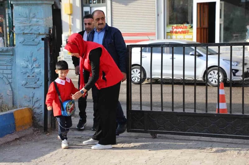 Ağrı’da öğrencilerin güvenli ve huzurlu ortamda Eğitim görmesi amacıyla Toplum Yararına Program (TYP) kapsamında İl gene