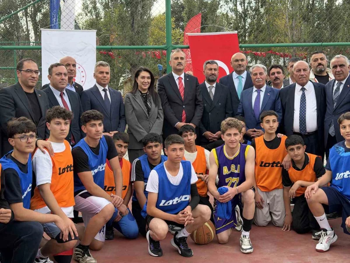 Ağrı’da açılan Ahmed-i Hani Kültür Parkı’nda gölet, yürüyüş yolları ve piknik alanları