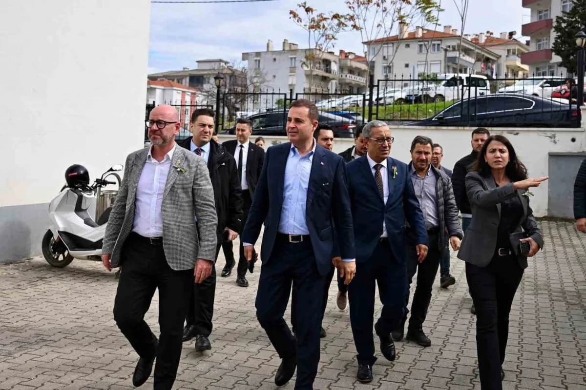 Festival programının ardından BASKİ Ayvalık Şube Müdürlüğü ile itfaiye amirliğini ziyaret