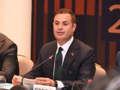 Ahmet Akın, Avrupa Büyükşehirler Ağı Forumu’nda konuşma yaparken