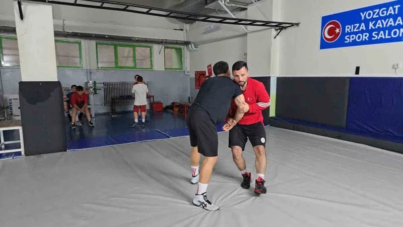 Yozgat Sporcu Eğitim Merkezi antrenörlerinden Ahmet Özdemir, Ürdün’de düzenlenen 2026 Veteranlar Dün