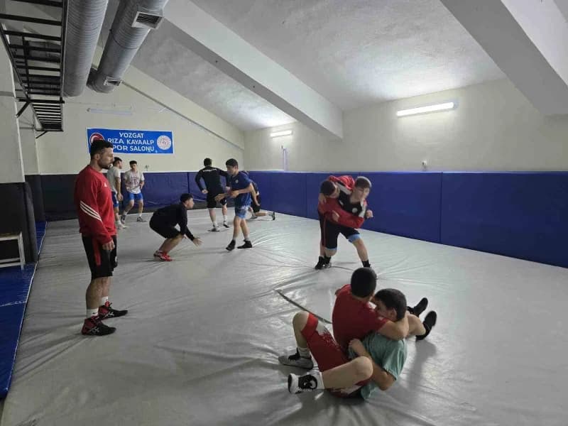 Yozgat Sporcu Eğitim Merkezi antrenörlerinden Ahmet Özdemir, Ürdün’de düzenlenen 2026 Veteranlar Dün