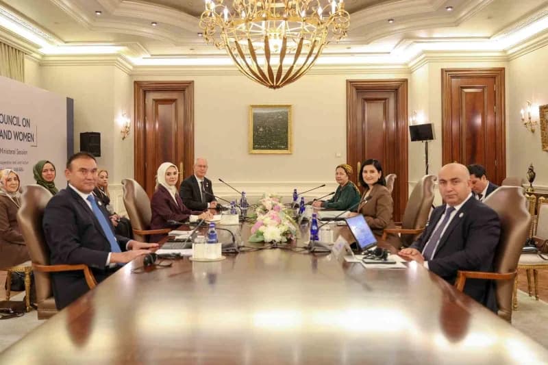Aile ve Sosyal Hizmetler Bakanı Mahinur Özdemir Göktaş, "Emine Erdoğan hanımefendi’nin himayelerinde