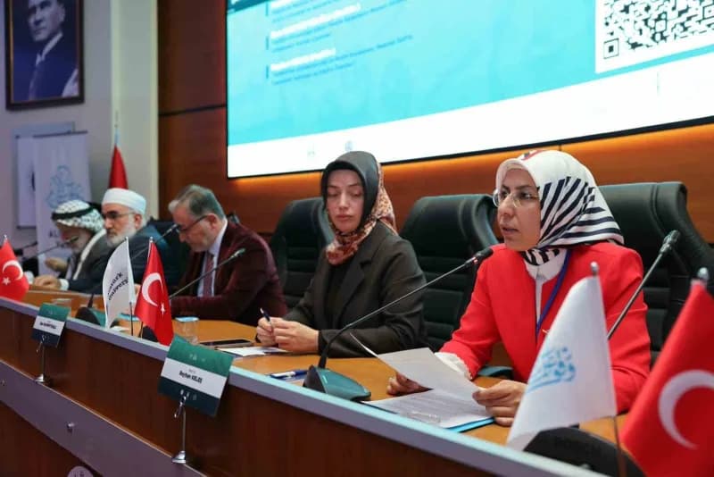 Atatürk Üniversitesinin ev sahipliğinde, İslâm Âlimleri Vakfı ve Dünya Müslüman Âlimler Birliği iş b