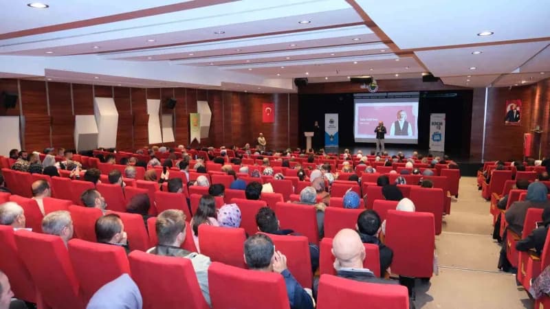 İnegöl Belediyesi ve AHİD iş birliğinde bu yıl 8’incisi düzenlenen Aile Okulu Seminerleri, eğitimci-yazar Sıtkı Aslanhan