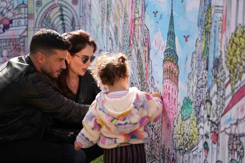 Türkiye Gönüllü Teşekküller Vakfı (TGTV) tarafından düzenlenen AileFest, Rami Kütüphanesi’nde aileleri kültür-sanat, Eği
