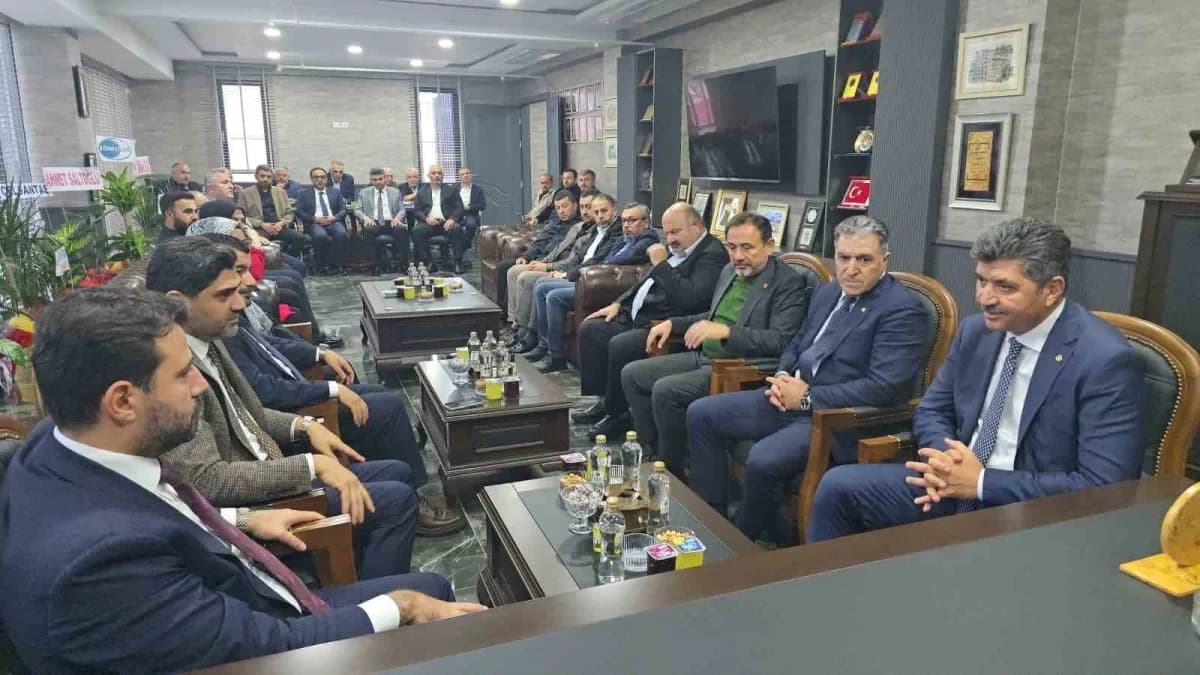AK Parti Karabük milletvekilleri Cem Şahin ve Ali Keskinkılıç, AK Parti İl Başkanı Ferhat Salt, Karabük İl Özel İdare Ba