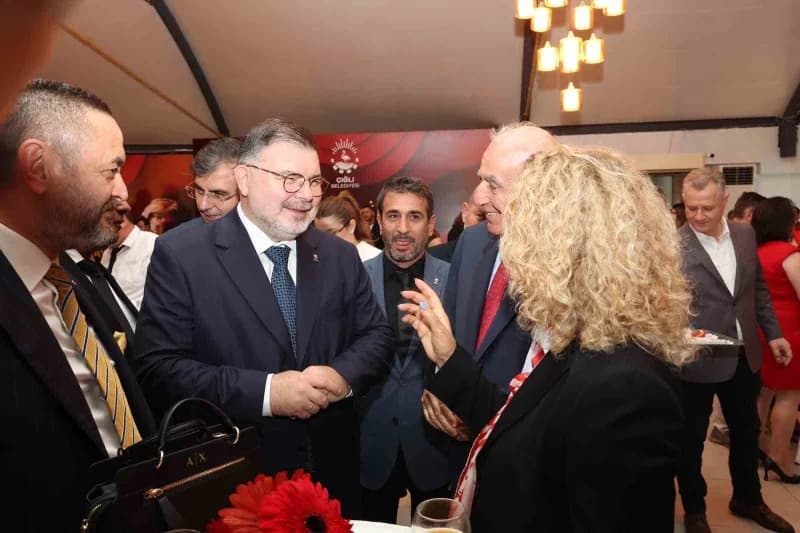 AK Parti İzmir İl Başkanı Bilal Saygılı, Cumhuriyet’in ilanının 103’üncü yıl dönümü dolayısıyla İzmi