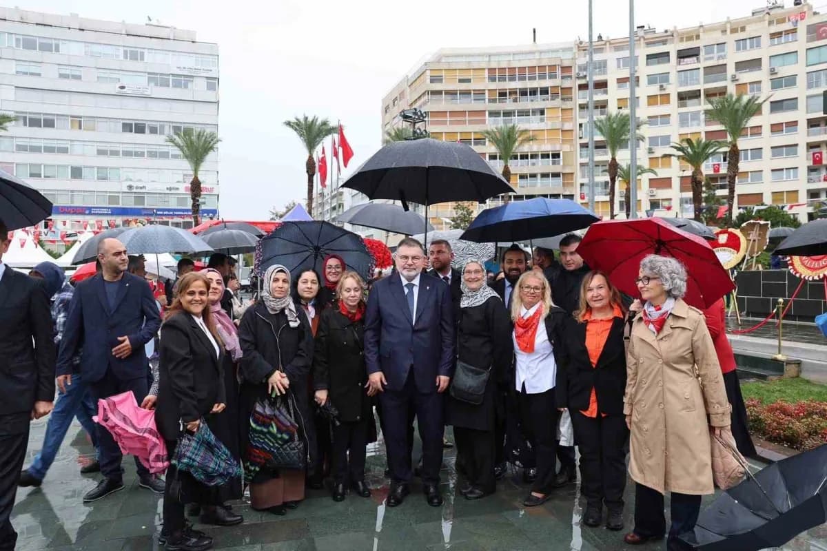 AK Parti İzmir İl Başkanı Bilal Saygılı, Cumhuriyet’in ilanının 103’üncü yıl dönümü dolayısıyla İzmi