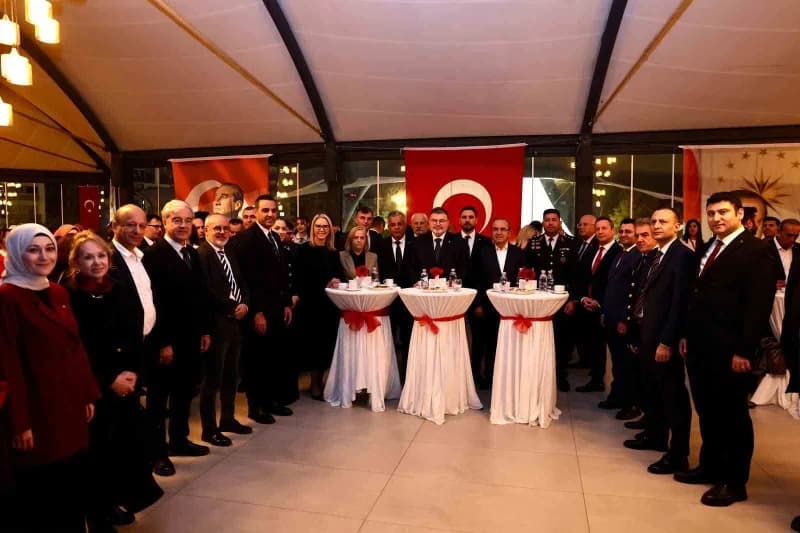 AK Parti İzmir İl Başkanı Bilal Saygılı, Cumhuriyet’in ilanının 103’üncü yıl dönümü dolayısıyla İzmi