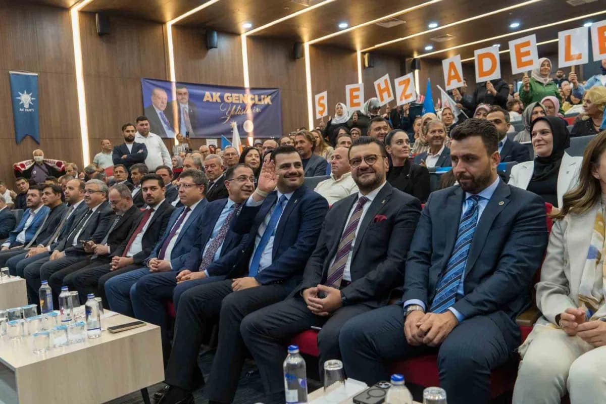 ‘türkiye Yüzyılı Buluşmaları’ kapsamında geldiği Manisa’da bir dizi ziyaret ve programa katılan AK Parti Genel Sekreteri