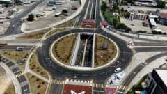 Mersin Akdeniz ilçesinde sıcak asfalt serimi ve Hal Katlı Kavşağı inşaatından görüntü