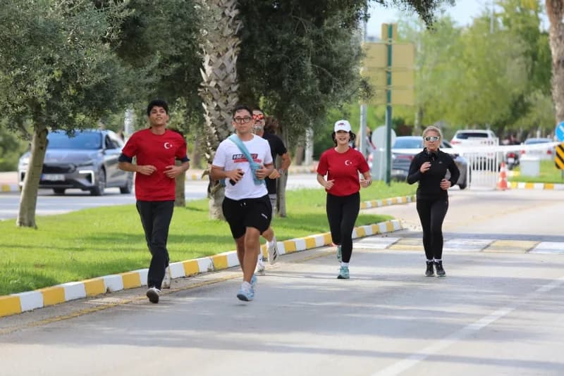 "Cumhuriyet İçin Koş Akdeniz - 29 Ekim Cumhuriyet Koşusu" gerçekleştirildi.