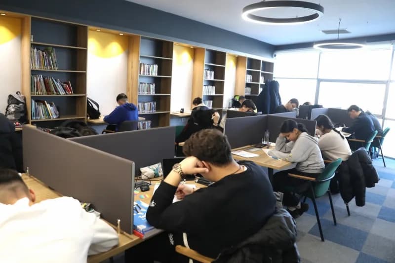 Melikgazi Belediyesi'nin hizmete açtığı günden beri binlerce öğrenciyi ağırlayan Akıl Küpü Kütüphaneleri; okulların açıl