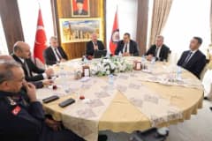 Aksaray Valisi Murat Duru basın toplantısında asayiş olayları hakkında bilgi verirken