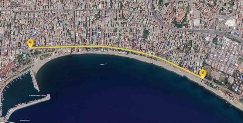 Alanya Belediye Başkanı Osman Tarık Özçelik, Atatürk Caddesi'ndeki yenilemenin günü kurtaran bir yol çalışması olarak de