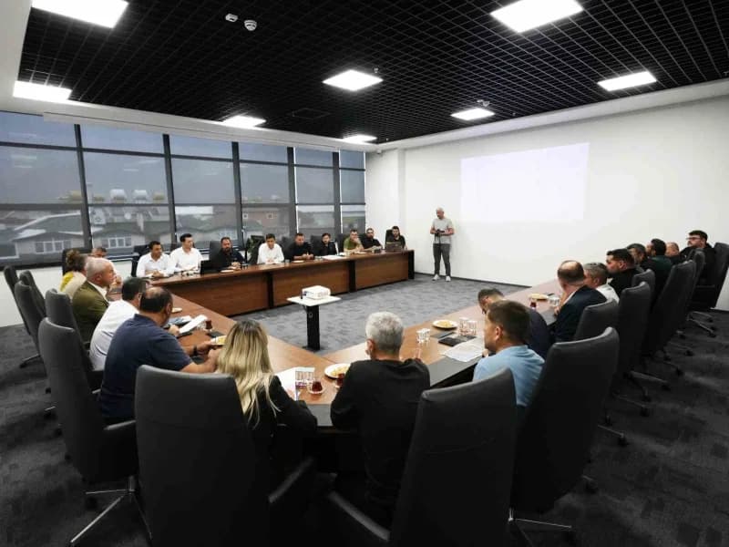 Alanya Belediyesi, Atatürk Caddesi’ndeki kapsamlı yenileme çalışmalarının ikinci etabına 2 Kasım’da başlıyor. İçme suyu,