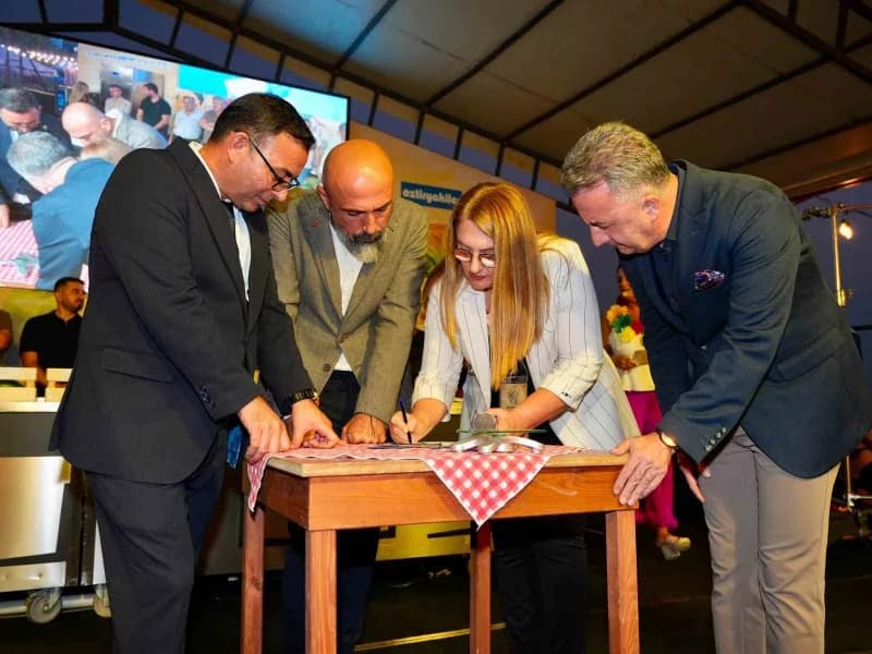 Alanya Belediyesi tarafından bu yıl beşincisi düzenlenen Uluslararası Alanya Tropikal Meyve Festivali, eski Belediye bin