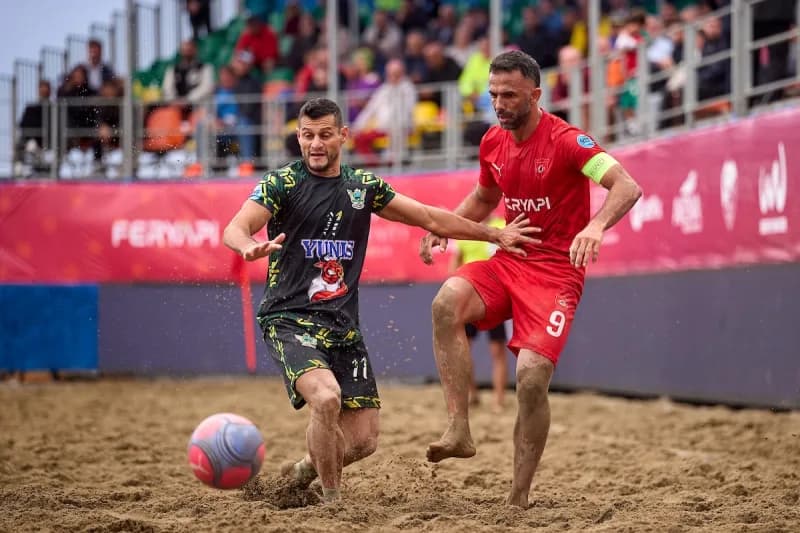 Plaj Futbolu Dünya Kulüpler Şampiyonası'nda mücadele eden serenity Alanya Belediyespor, Kosta Rika t