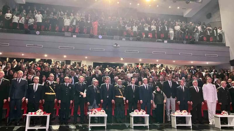Cumhuriyet'in kuruluşunun 103'üncü yıl dönümü dolayısıyla Alanya'da kutlama programı gerçekleştirild