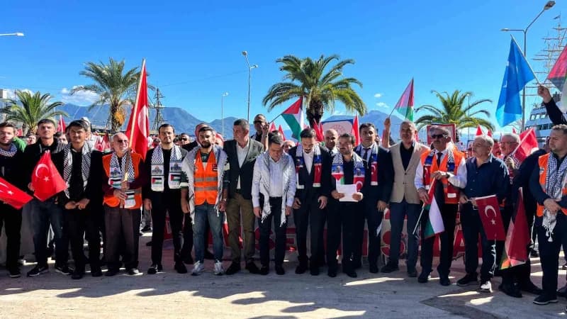 Antalya’nın Alanya ilçesinde, İsrail’in Gazze’ye yönelik saldırılarını protesto etmek ve Filistin’de