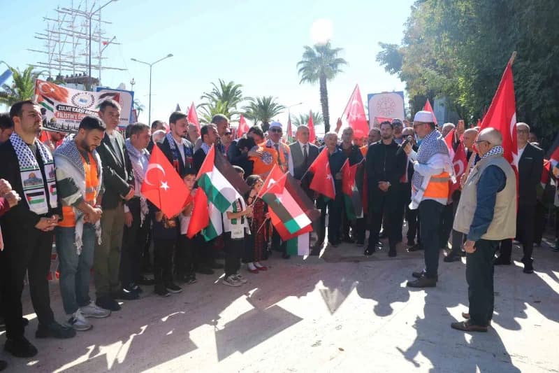 Antalya’nın Alanya ilçesinde, İsrail’in Gazze’ye yönelik saldırılarını protesto etmek ve Filistin’de