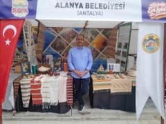 Beypazarı Uluslararası Şehir Festivali’nde Alanya Belediyesi standında sergilenen ipek ve muz lifinden el sanatları ürün