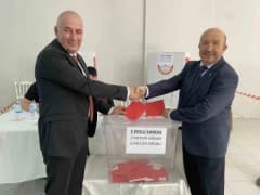 Alaşehir Ticaret ve Sanayi Odası yeni başkanı Hüseyin Öztürk ve eski başkan Mustafa Seyhan