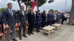 Alaşehir Bilim Şenliği açılış töreninde öğrenciler ve yetkililer Cumhuriyet ve Demokrasi Meydanı’nda bir arada