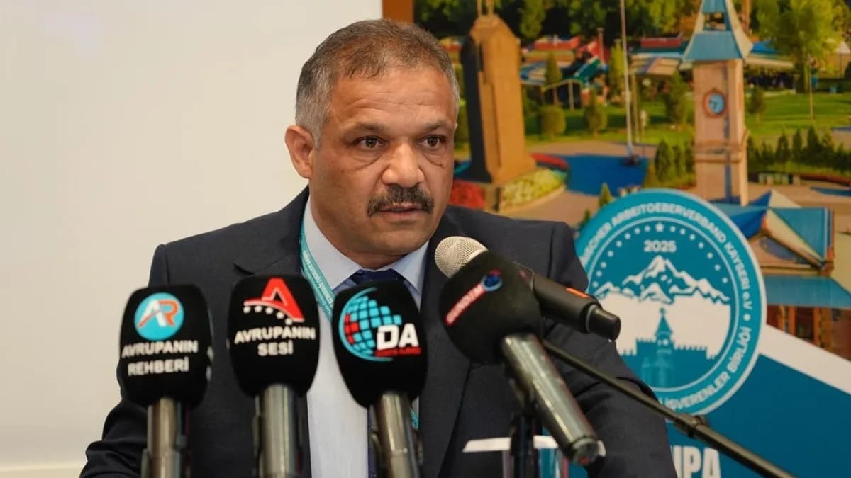 Ali Hızar 29 Ekim Cumhuriyet Bayramı mesajı açıklaması yaparken