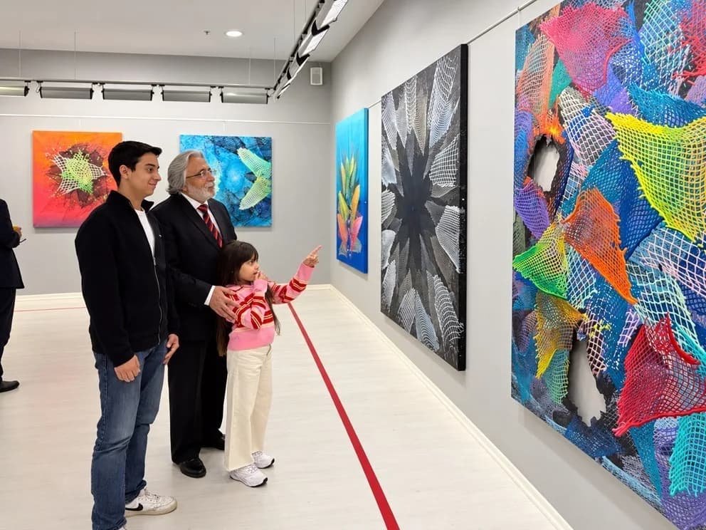 Ressam Ali İrgin, SANKO Sanat Galerisinde "Sonsuzluk Ağları" temalı Resim sergisi açtı.