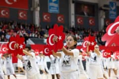 Aliağa’da Cumhuriyet Bayramı kutlamalarında kortej ve halk oyunları gösterisi