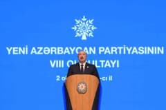 Azerbaycan Cumhurbaşkanı İlham Aliyev, Yeni Azerbaycan Partisi 8. Kurultayı'nda konuşma yapıyor