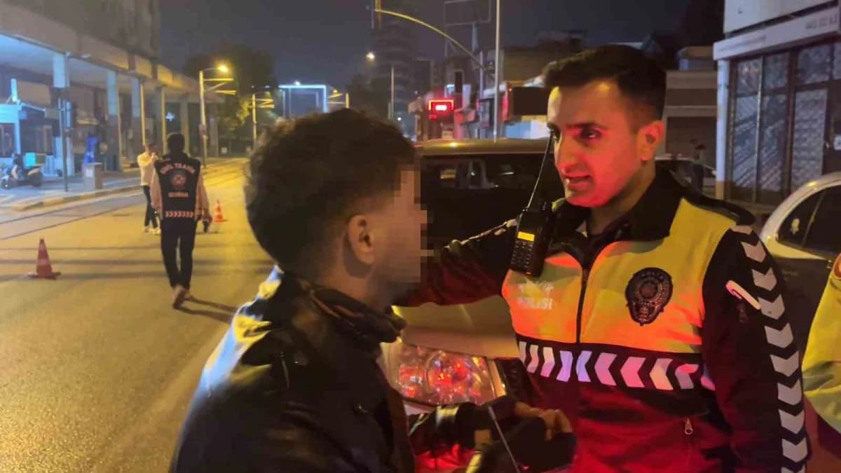 Başaramayınca yakayı ele veren sürücü yasal sınırın 5 katı alkollü çıktı. Sürücünün, "Yapacak bir şey yok, ehliyetsiz sü