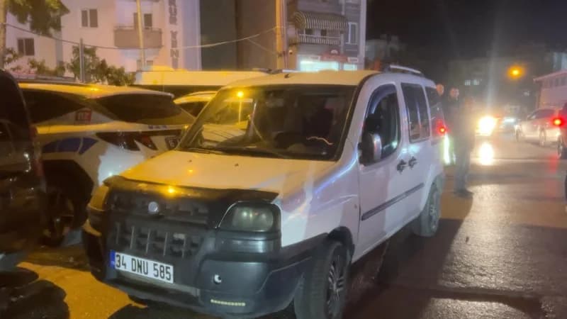 Bursa'da sokak aralarında hızlı araç kullandığı ve el freni çekerek tehlikeli hareketler yaptığı iddia edilen sürücü, 1,