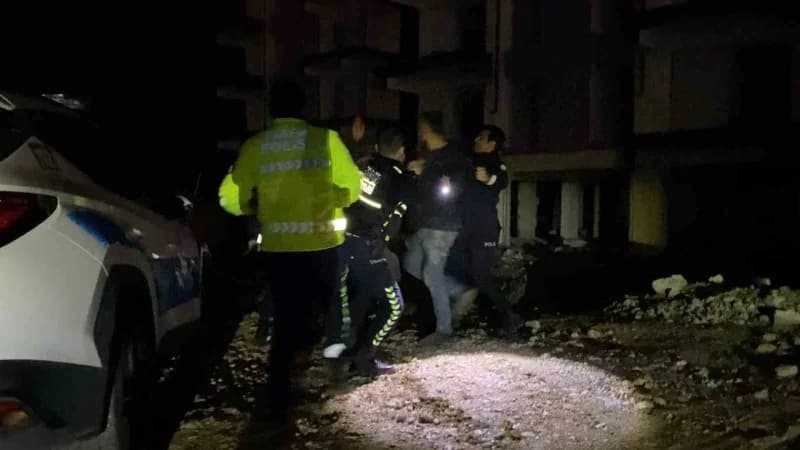 Bursa'nın İnegöl ilçesinde polisin "Dur" ihtarına uymayarak kaçan alkollü sürücü, 5 kilometrelik kovalamacanın ardından