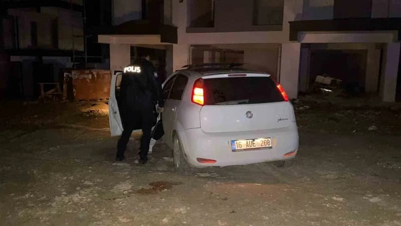 Bursa'nın İnegöl ilçesinde polisin "Dur" ihtarına uymayarak kaçan alkollü sürücü, 5 kilometrelik kovalamacanın ardından