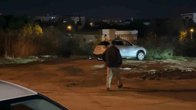Bursa'da alkollü yakalanan sürücüyü ikna etmek için polis memurunun tarifli çabası kameraya böyle yansıdı. Sürücünün, "B