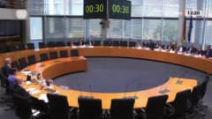 Almanya Dış İstihbarat Teşkilatı Başkanı Martin Jaeger Parlamento Denetim Kurulu oturumunda konuşuyor