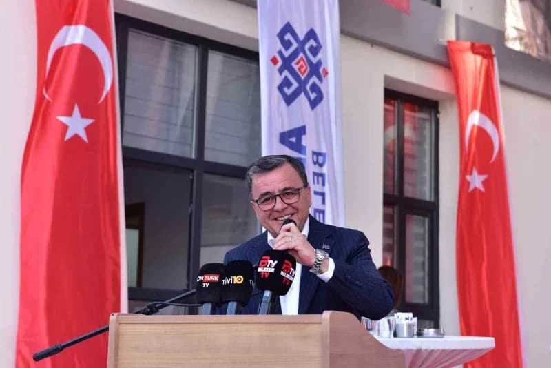 Altıeylül Yaşam Merkezi açılış töreninde kalabalık katılım ve sosyal yaşam alanları