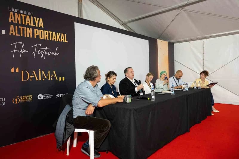 Bütün insanlığı ilgilendiren İklim krizinin sinemaya bakan yönlerini de değerlendiren festival, bu y
