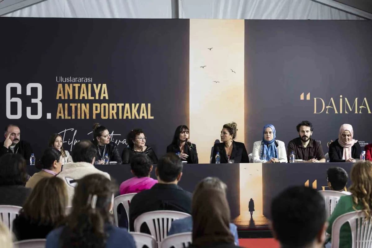 Altın Portakal Film Festivali’nde gösterilen iki film ve film ekipleri Antalya’da