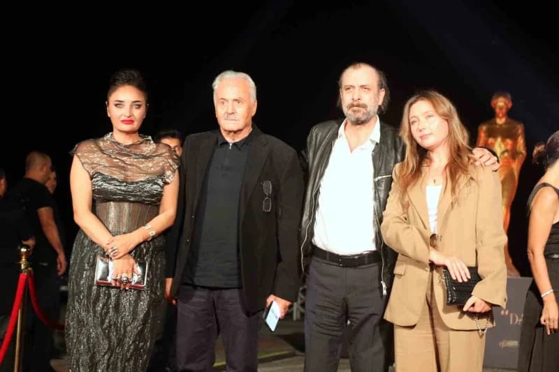 Bu yıl 63'üncüsü düzenlenen Uluslararası Antalya Altın Portakal Film Festivali'nin açılış töreni önc