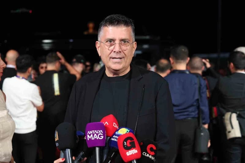 Bu yıl 63'üncüsü düzenlenen Uluslararası Antalya Altın Portakal Film Festivali'nin açılış töreni önc