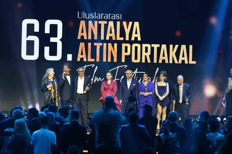 63. Uluslararası Antalya Altın Portakal Film Festivali açılış töreninde ödül alan sanatçılar ve konu