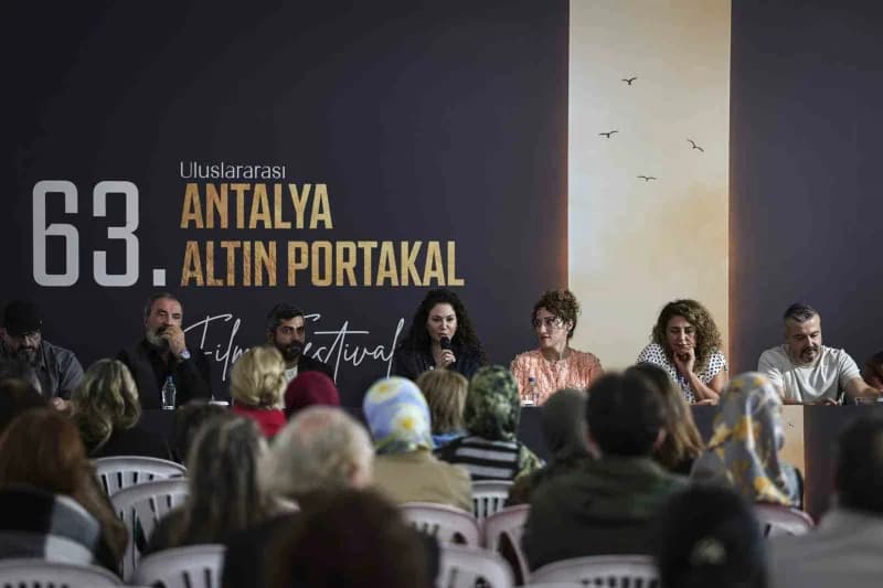 Altın Portakal Ulusal ve Uluslararası Uzun Metraj yarışmaları heyecanla sürüyor. En yeni yerli yapım