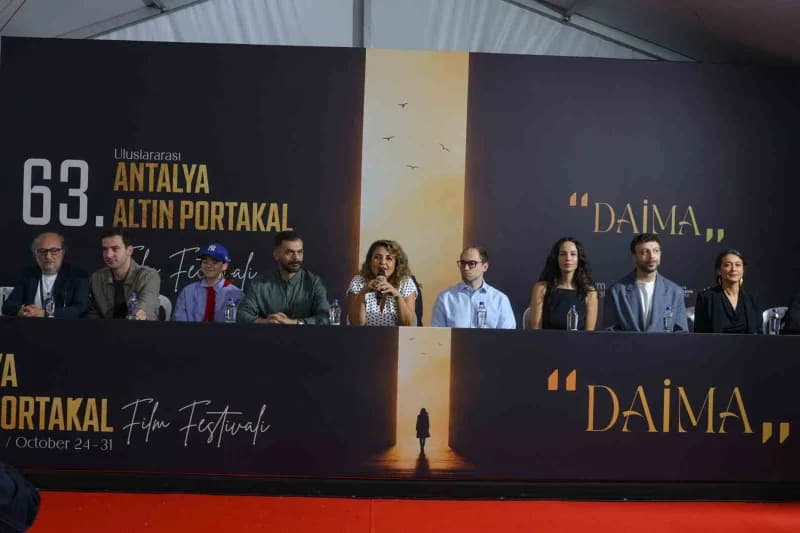 Altın Portakal Ulusal ve Uluslararası Uzun Metraj yarışmaları heyecanla sürüyor. En yeni yerli yapım