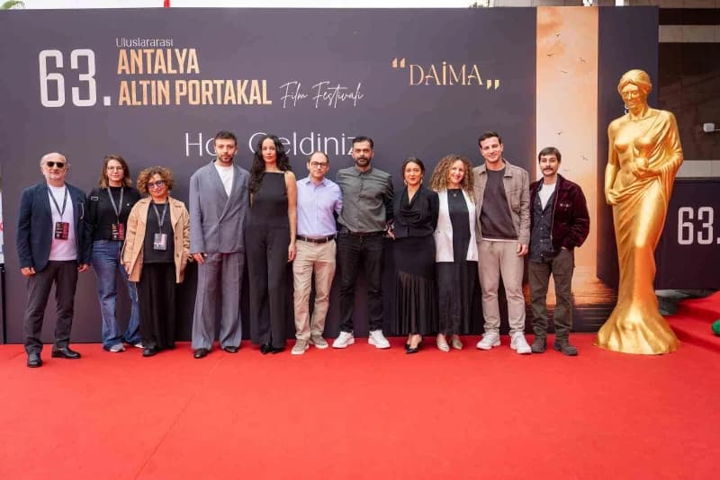 Altın Portakal Ulusal ve Uluslararası Uzun Metraj yarışmaları heyecanla sürüyor. En yeni yerli yapım